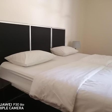 Rosebank Hostel Johannesburg Esterno foto