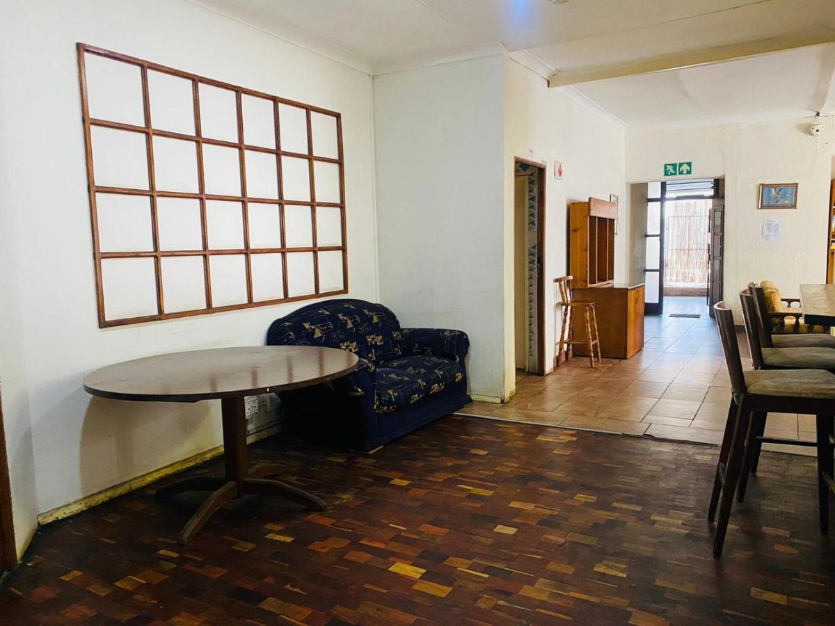 Rosebank Hostel Johannesburg Esterno foto