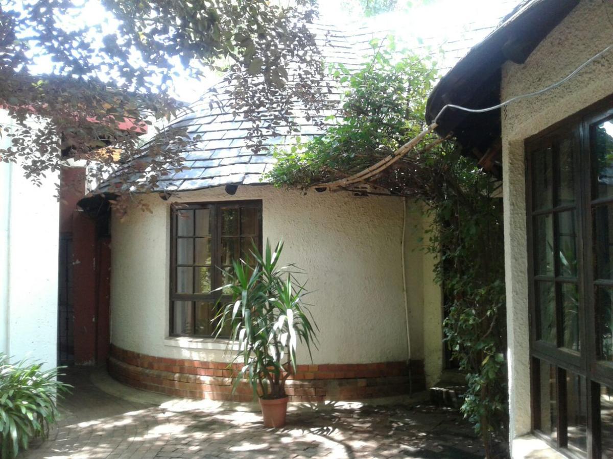 Rosebank Hostel Johannesburg Esterno foto